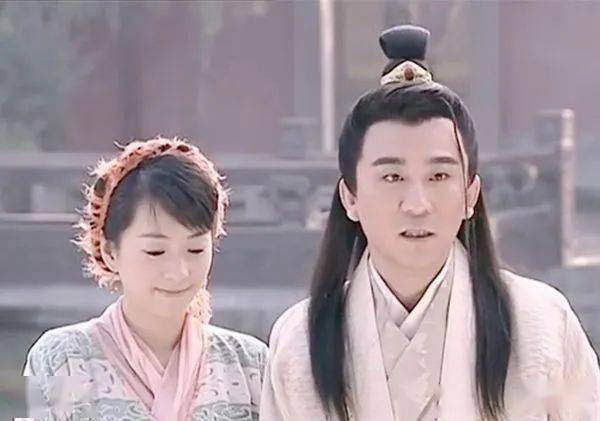 元宵节那天,吴生喊王子服一起出去玩,但是刚出了