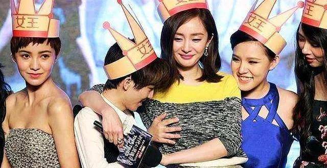 这五位女星耍起流氓简直太没分寸感了,摸裤裆舔脚荡秋千全上来了_节目