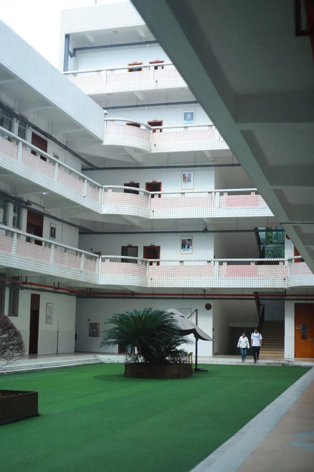 "书院女神"冠军带你逛日新楼啦!hi湖工商no.13_青春_知识_傅钰