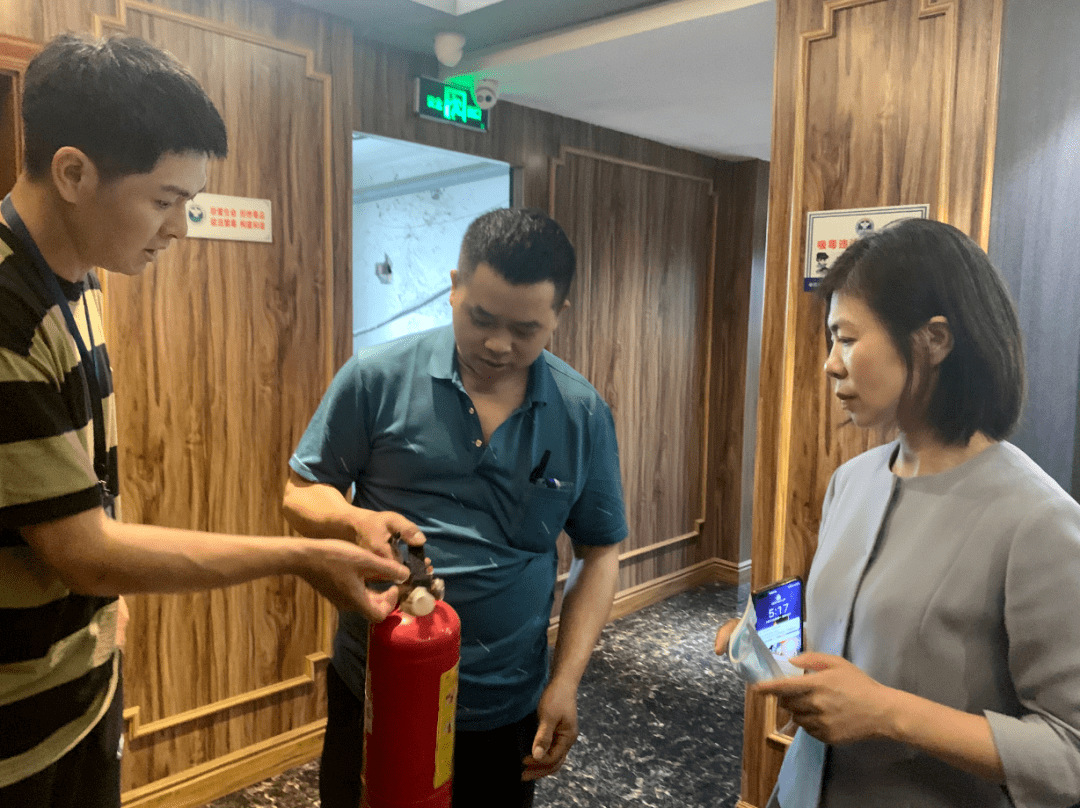 ∆县委常委,宣传部长周旭丹到瓯北街道开展周一"夜查,夜巡,夜访"
