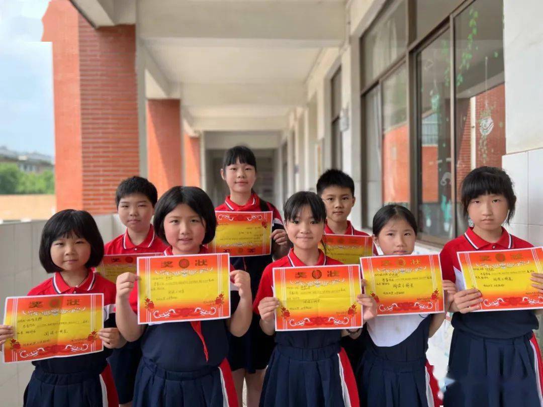 俊宇2班李靖怡吴俊杰3班黄译娴刘勇4班费阳刘润泽5班肖锦涵刘君洁阅读