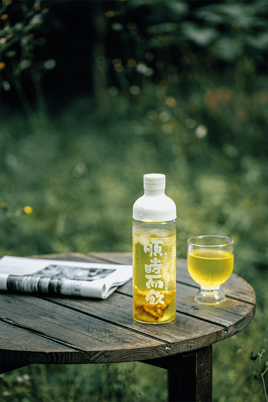 脂的纤纤谷粮茶「抹茶黑豆玄米茶」,「焙煎苦荞玉米须茶」一瓶矿泉水