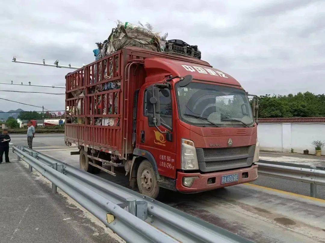 被查出._超载_货车_丹徒