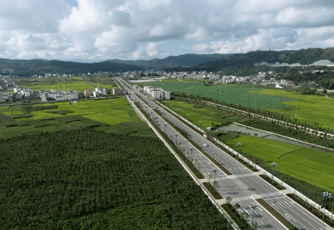 永胜县美丽县城建设凤鸣路南延线建设项目起点位于原二级路收费站