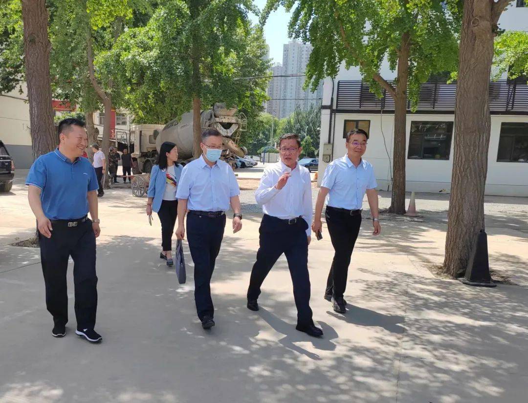 市园林局党组书记赵继军赴市园林绿化管护中心调研城市绿地管护工作