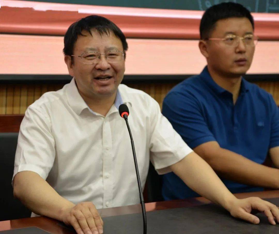 授优质生源基地校牌匾签约仪式阳城一中校长张吉兵致欢迎词5月22日