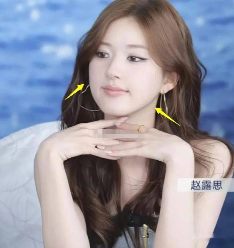 要知道赵露思的脸型一直备受诟病,常常因为某些角度不佳被吐槽,这一次