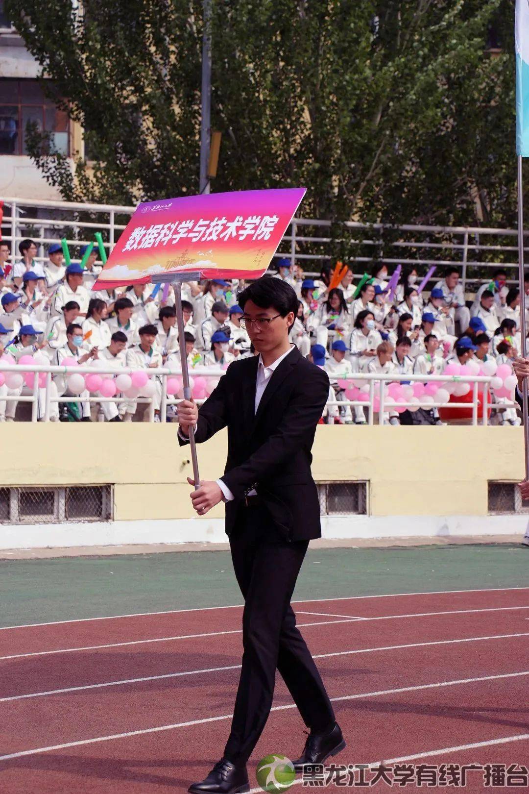 快来为最美引导员打call啦