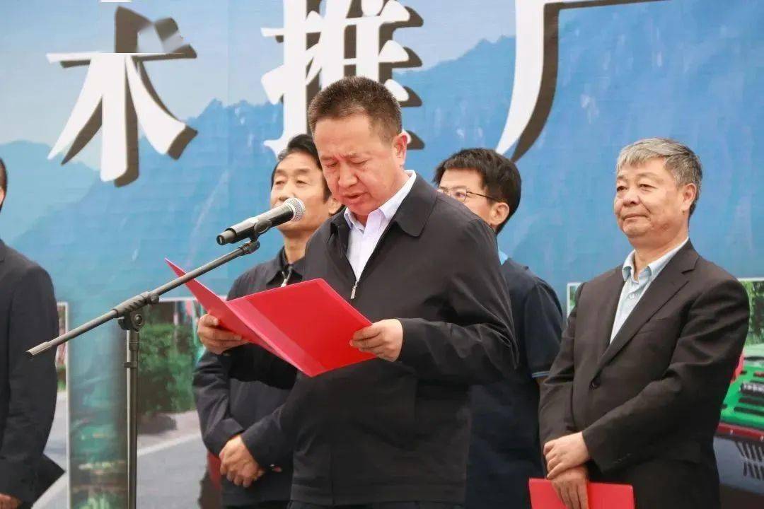 全省猕猴桃生产全程机械化技术推广"田间日"活动在眉县隆重举办