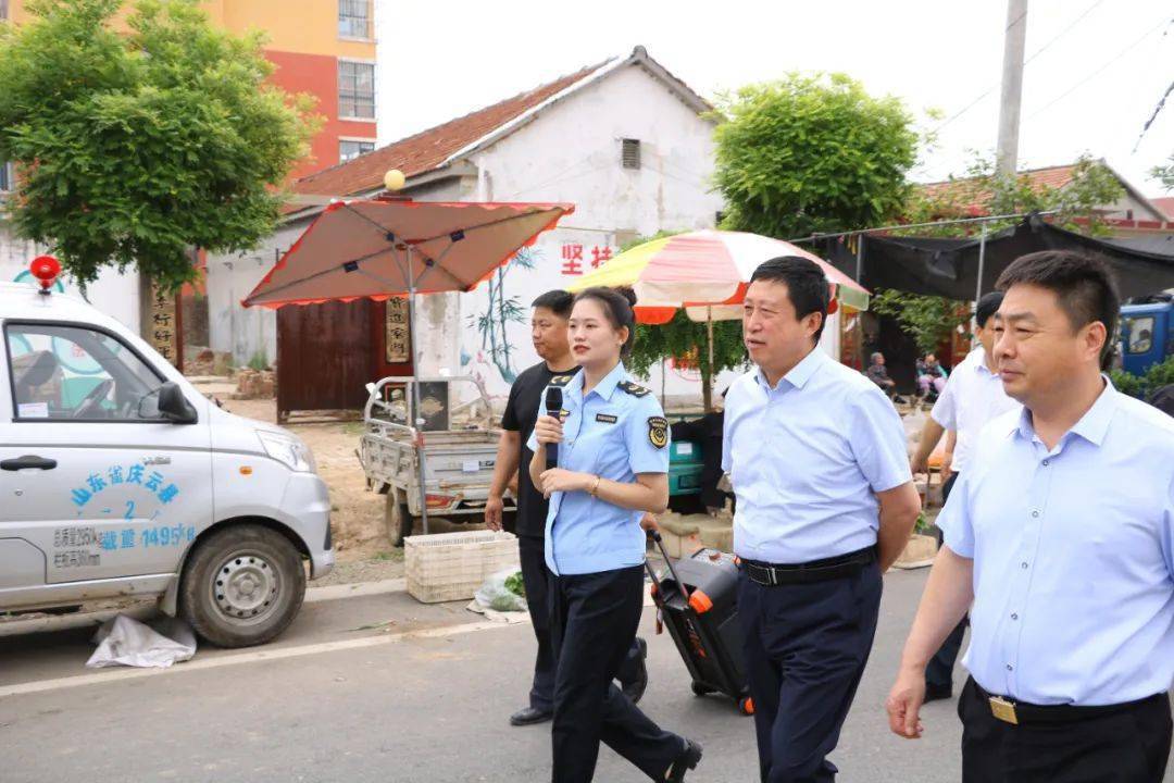 观摩大集5月26日,淄博经济开发区工委副书记刘教武等一行20余人来我县