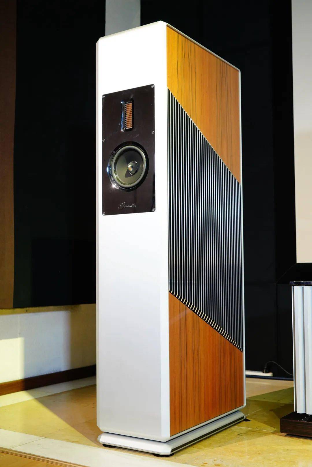 柏林之声 bc150落地式音箱7676尺寸 (宽 x 高 x 深) mm:482x 495