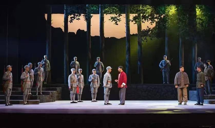 现代黄梅戏《太阳山上》今晚登陆湖北剧院_革命_戏曲_安庆市