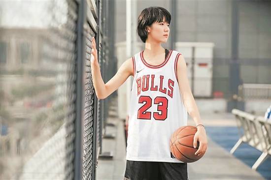 67周彤:爱打篮球的女孩都好看_球员_比赛_队友