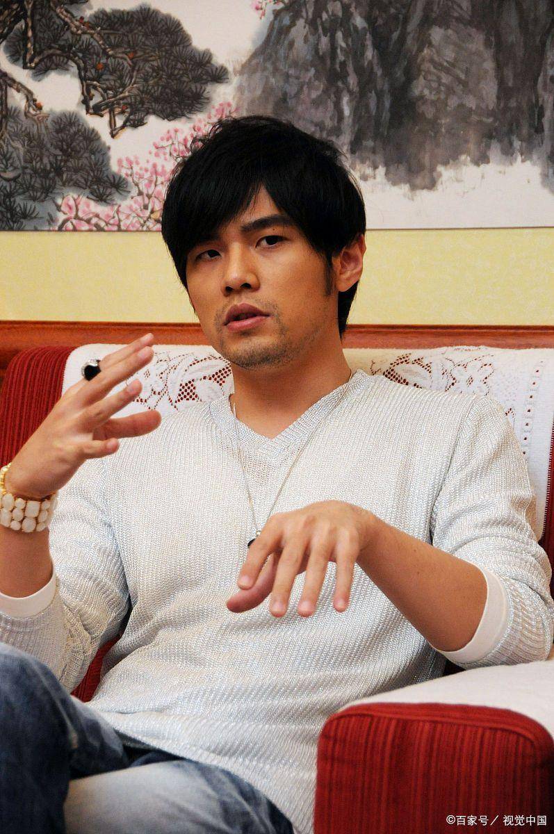 曝周杰伦在墨尔本租房,和昆凌打扮朴实今天份的瓜周杰伦申请限消侵权