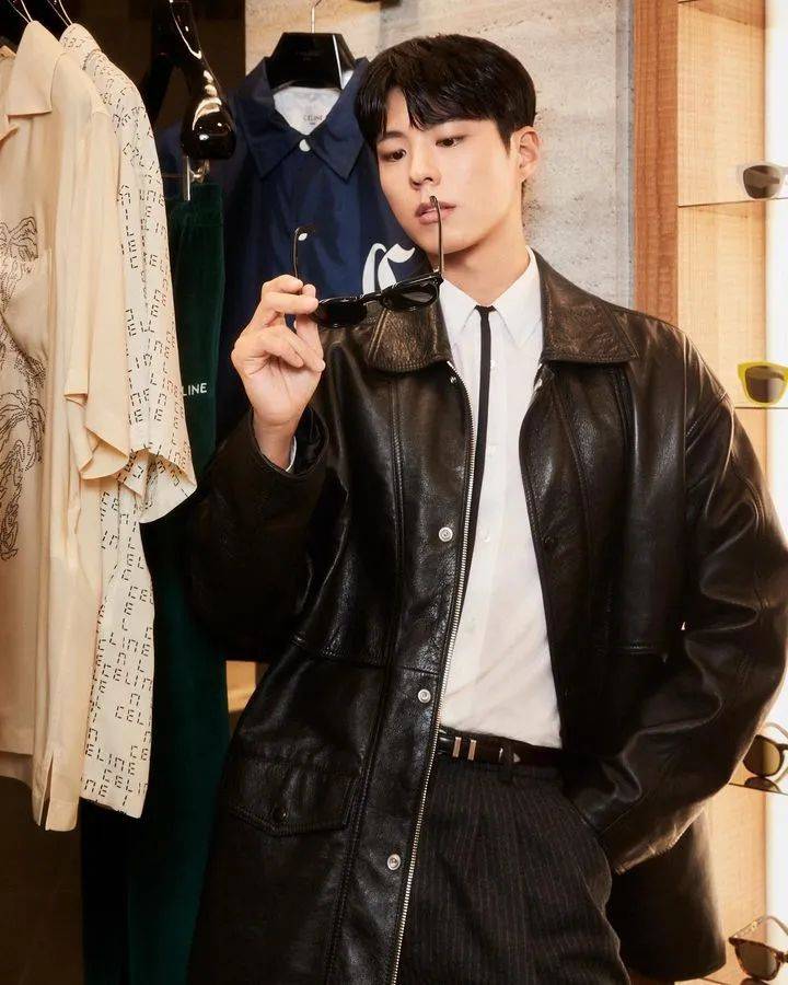 那就转走型男路线,期待一个新风格~而对于角色造型的塑造,朴宝剑还是