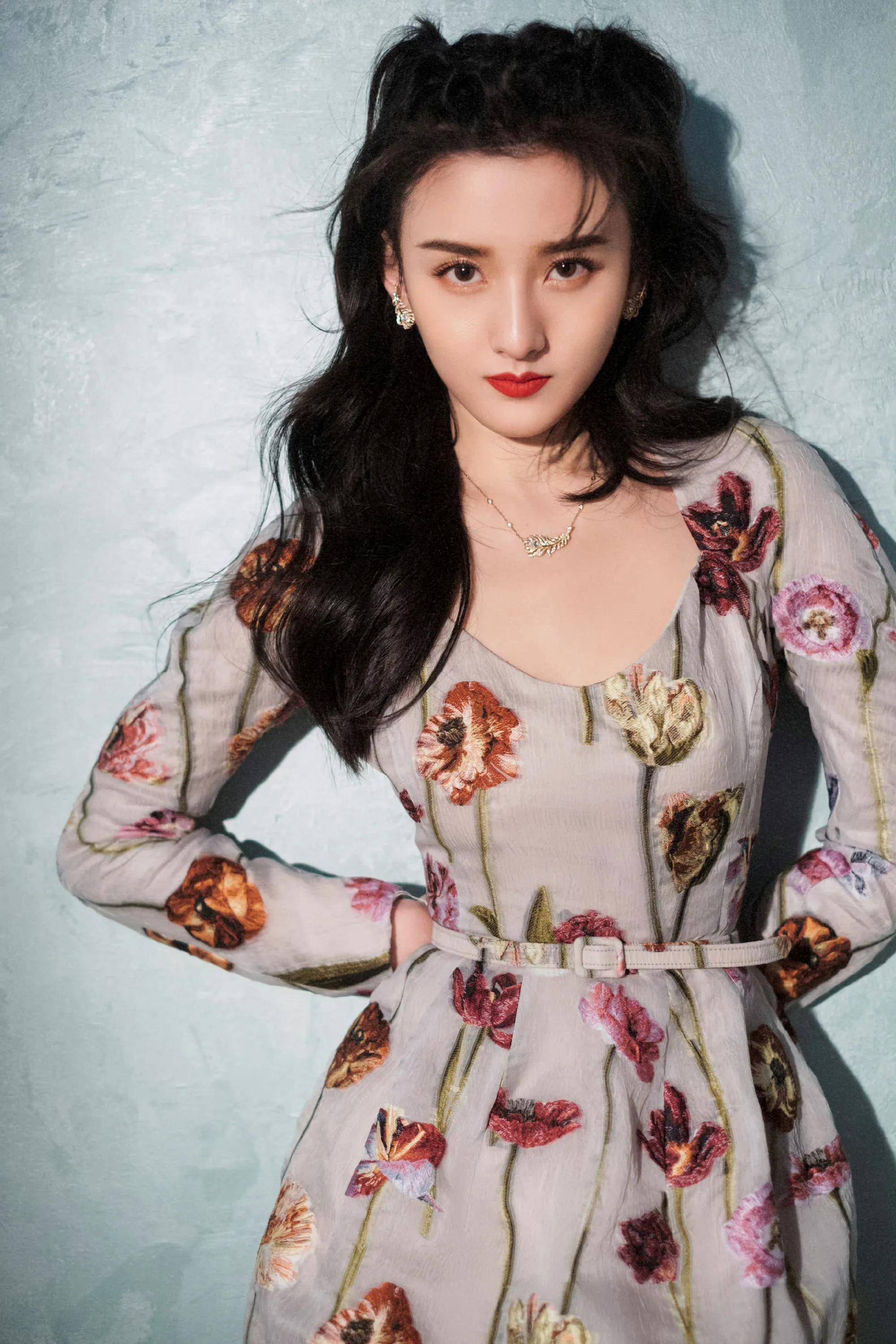 明星宋祖儿时尚写真:萌萌哒美美哒女星