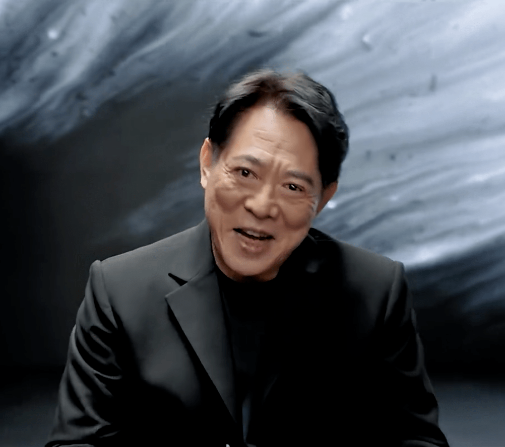 身材暴瘦眼睛突出,被指面相凶狠老了好多岁_网友_因为_成龙