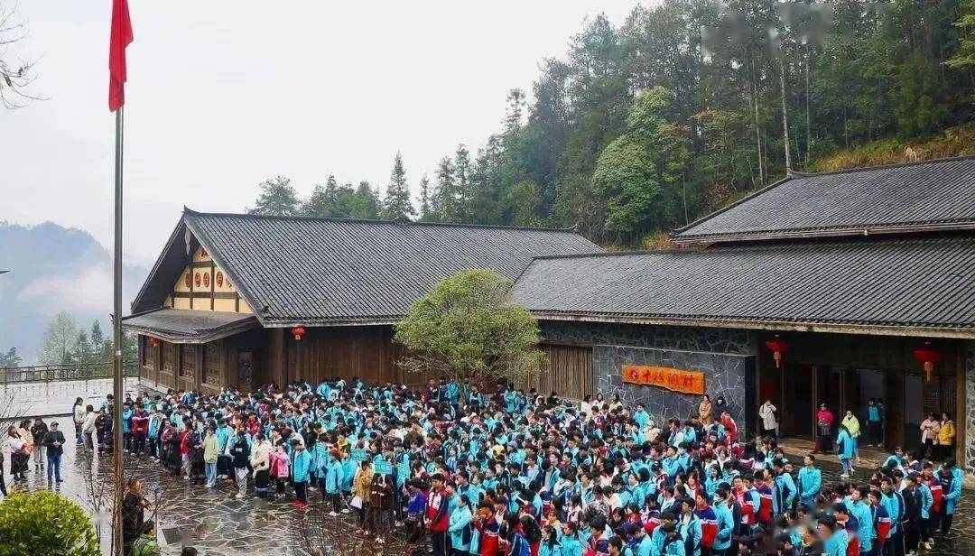 连日来,在花垣十八洞村,古丈青竹山,龙山八面山,惹巴拉,永顺塔卧湘鄂