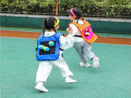 长画涂鸦,九宫格飞盘,指压板接力赛,躲避球,珠行万里……从