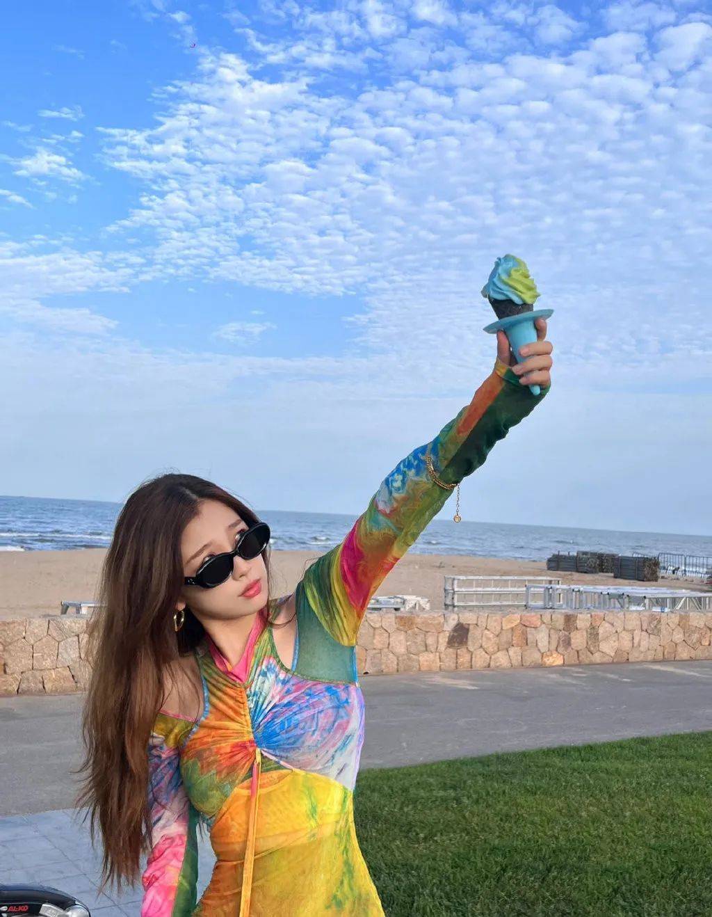 每次想去海边,都是肯豆的泳装勾引的_度假_比基尼_女生