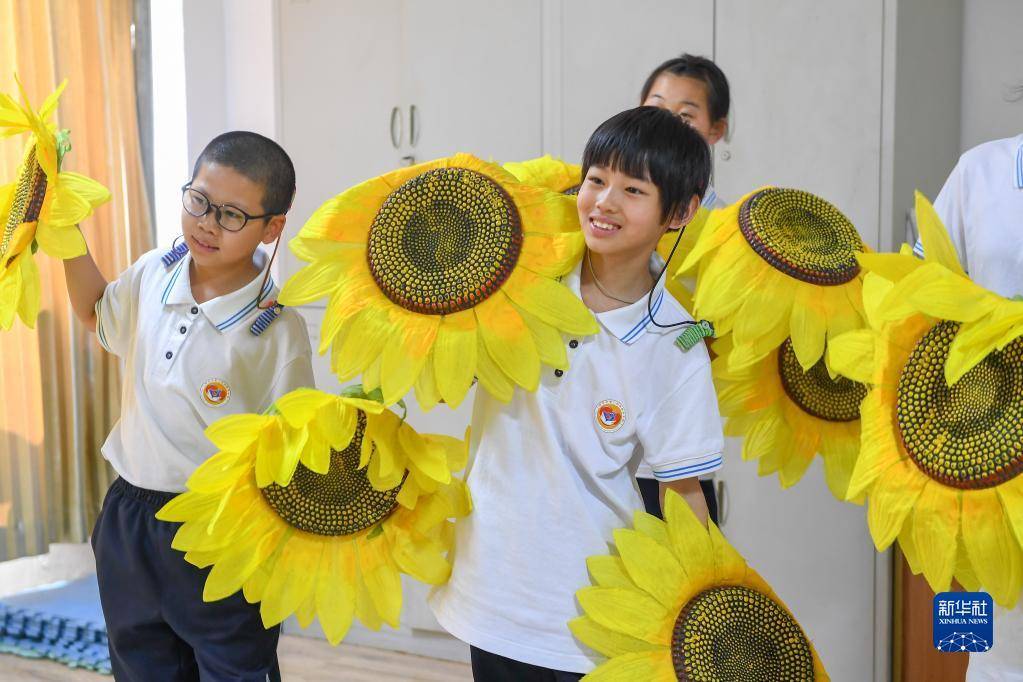 新華全媒 丨無聲童年亦多彩_四平市_律動_進行