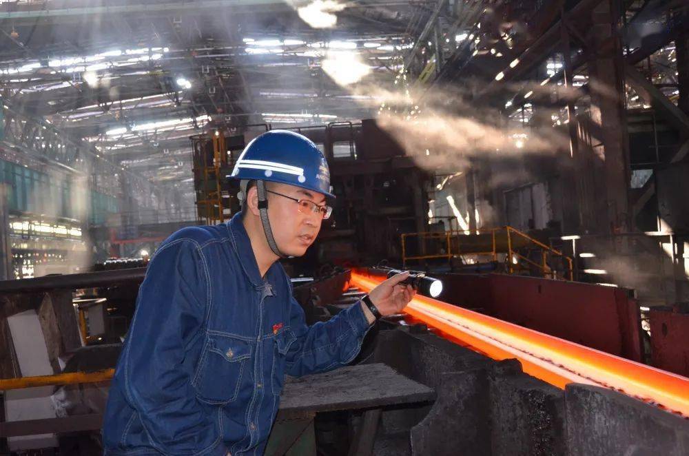 吕攀峰:攀登钢轨开发技术高峰_梁厂_道岔_攀钢