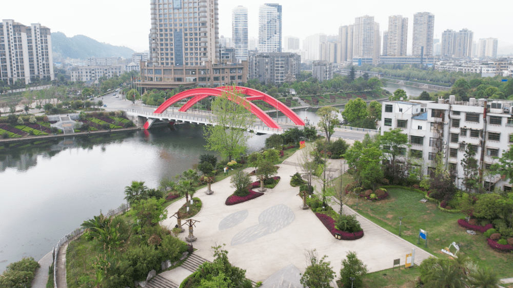 今晚8点去涟江河畔新时代文明实践主题公园看一场免费电影_王光_群众