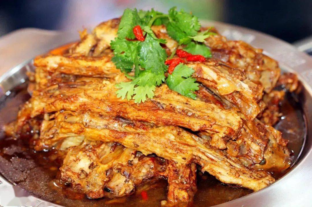 随咱的喜好,任咱选择或者直接点各种拼锅还有羊排锅,羊尾锅每一块吃