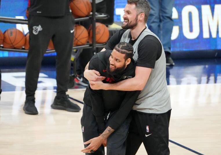 带病出战,马丁偏头痛 寒战已排除新冠_抢断_篮板_封盖