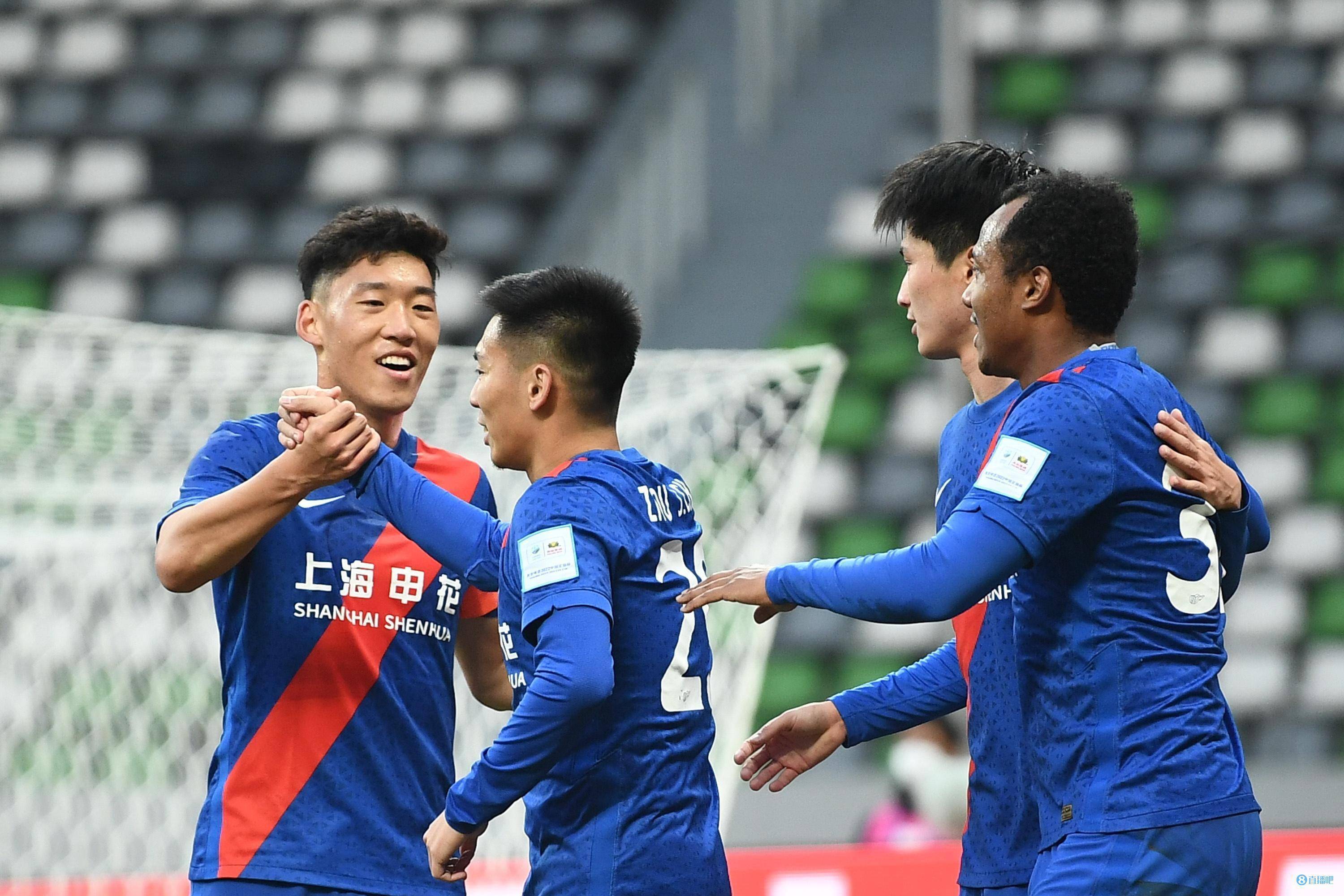 抵达青岛增援申花,崔麟,彭欣力无缘与海牛的比赛_朱辰杰_曹趕_龙海