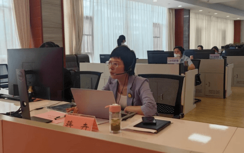 蒋卉赴岳阳市12345热线服务中心现场为群众排忧解难_问题_事事_市政府