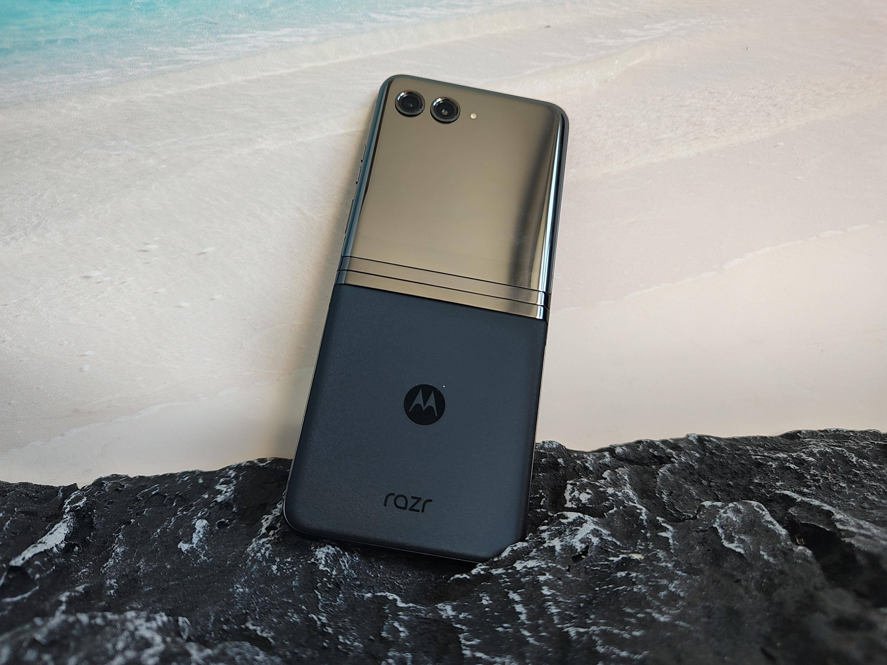 外屏可玩性提高,价格进一步下探,moto razr 40 ultra值得购买吗?