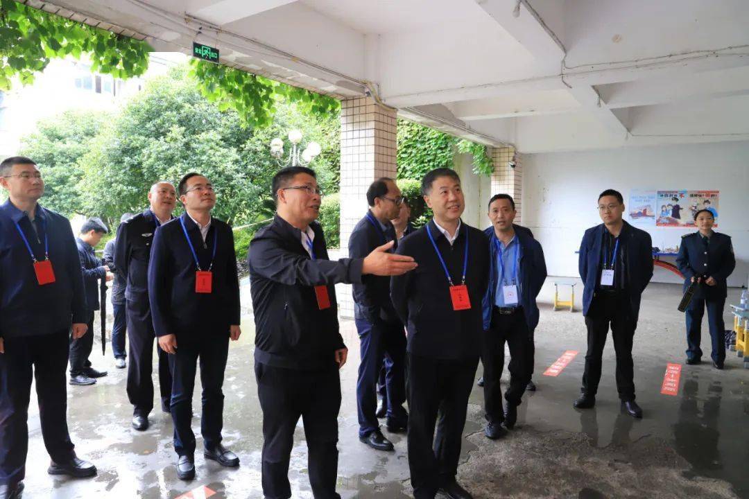 张继军带队到城口中学高考考点巡考时强调 精心做好高考组织保障各项