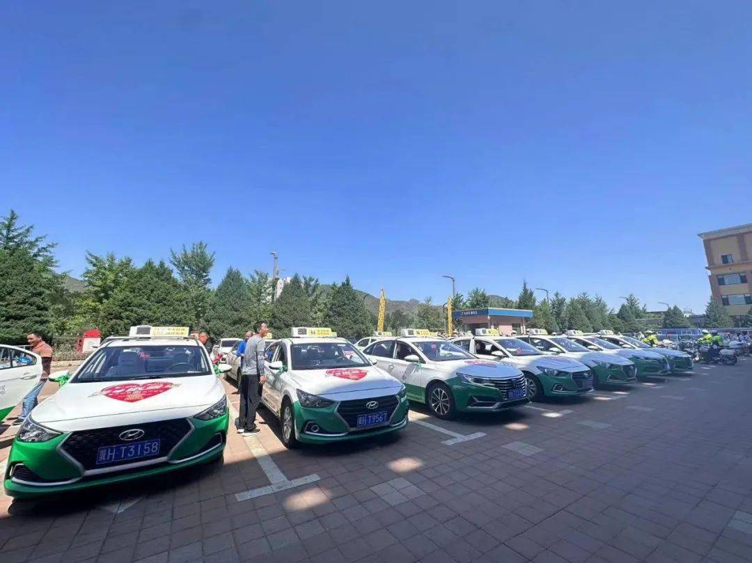 2023年"爱心送考"公益活动招募的免费送考车辆包括私家车,出租车,企业