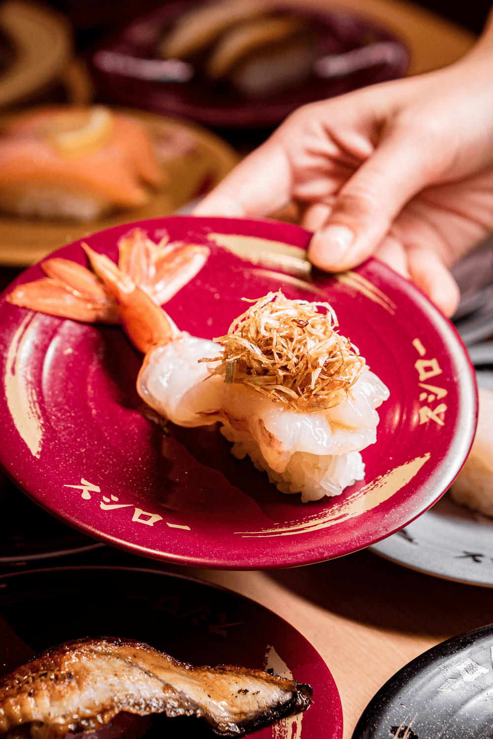 5折尝鲜!风靡亚洲的日本回转寿司,武汉也有了!_金枪鱼_入口_鱼肉