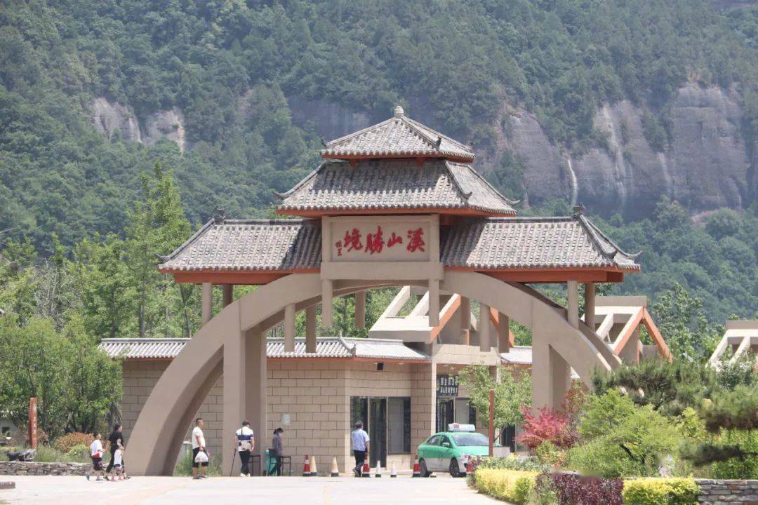 高考生凭本人准考证免门票二郎山景区来吧,来二郎山景区顺着蜿蜒的