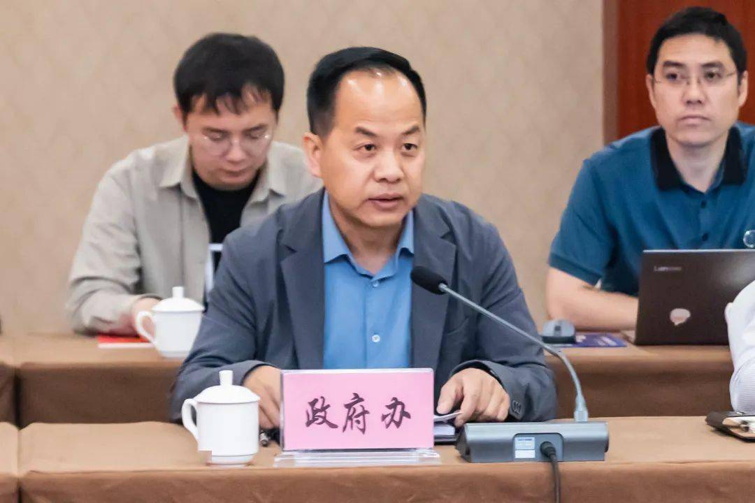 泾县人民政府副县长卢勇出席汇报会.