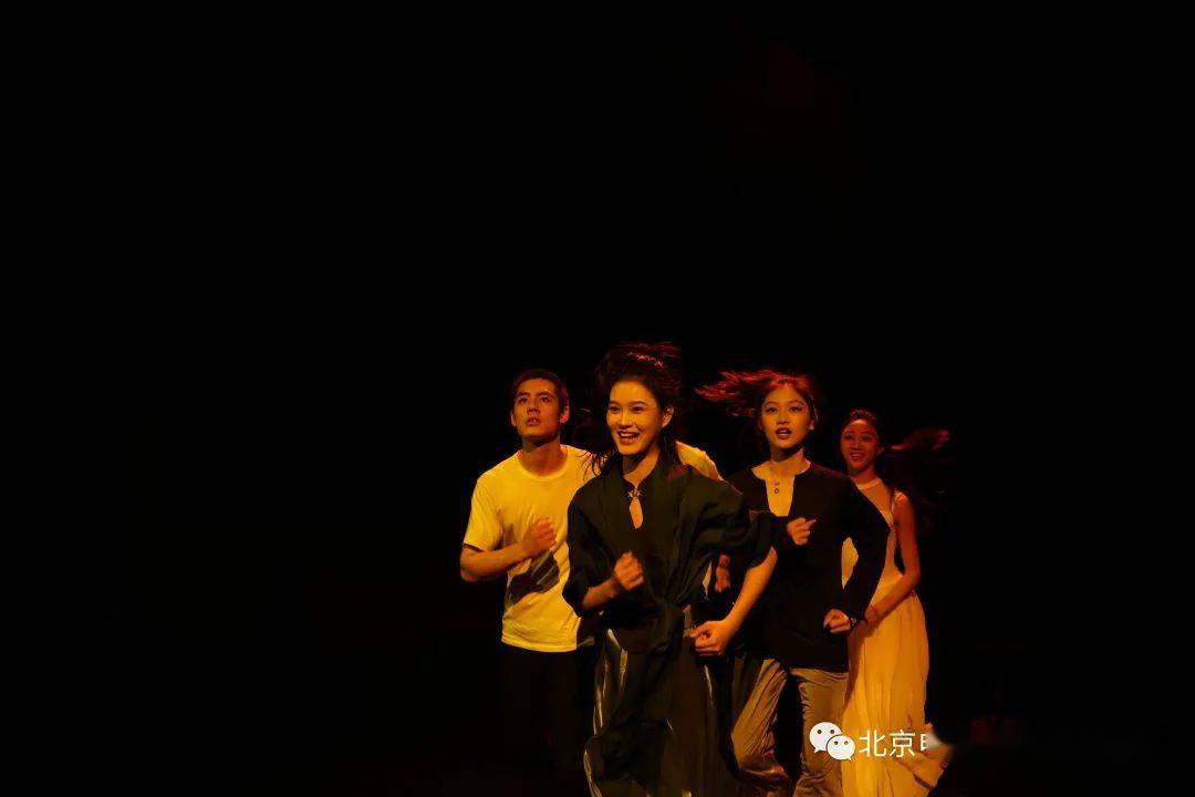 《为自己》王璐懿 饰 陆 懿黄祖鑫 饰 黄思程陈紫阳 饰 梓 阳杨新锐