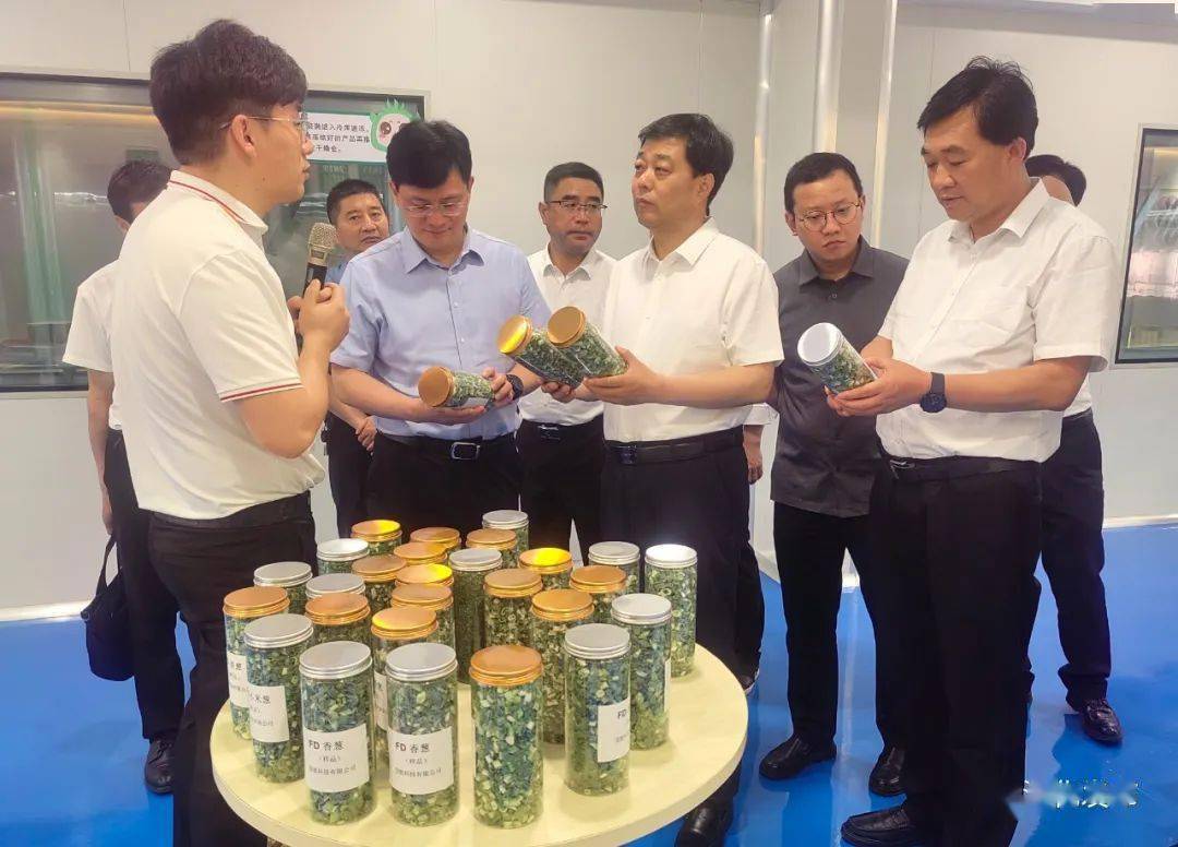 县委书记郭立志一行在兴化市食品加工企业考察郭立志一行在兴化市先后