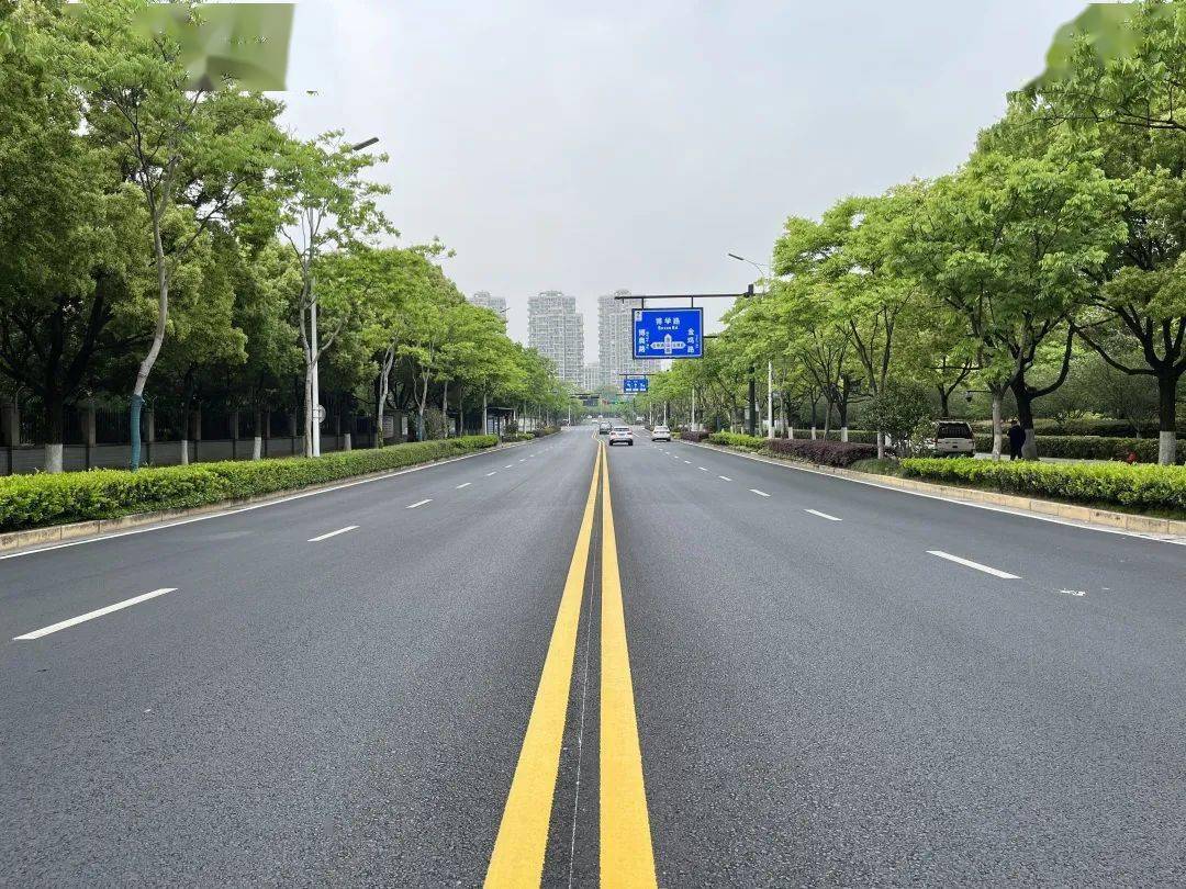 平路整治显成效_工作_道路_人行道