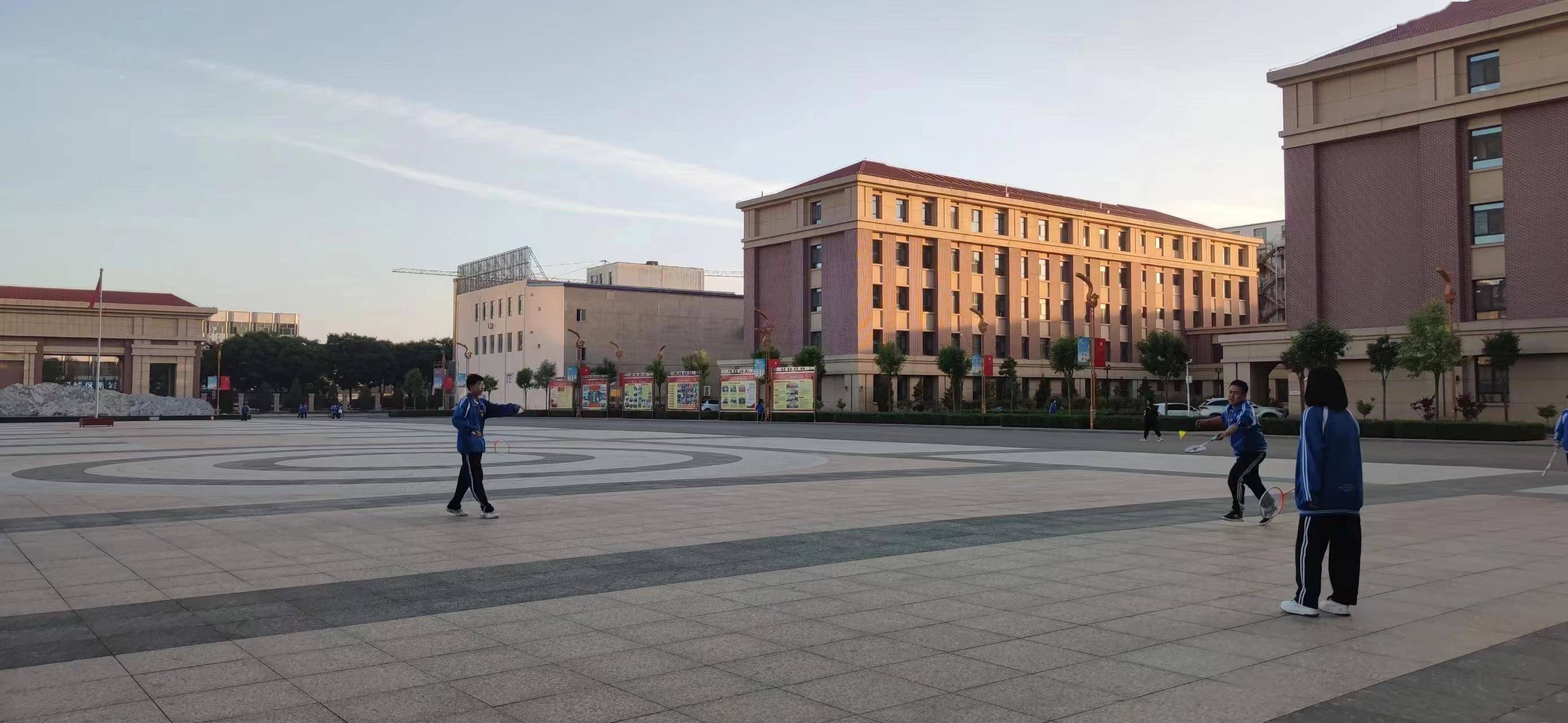 每日一图:朔城区一中,崭新的校园,良好的环境,优秀的学生_柴淑兰