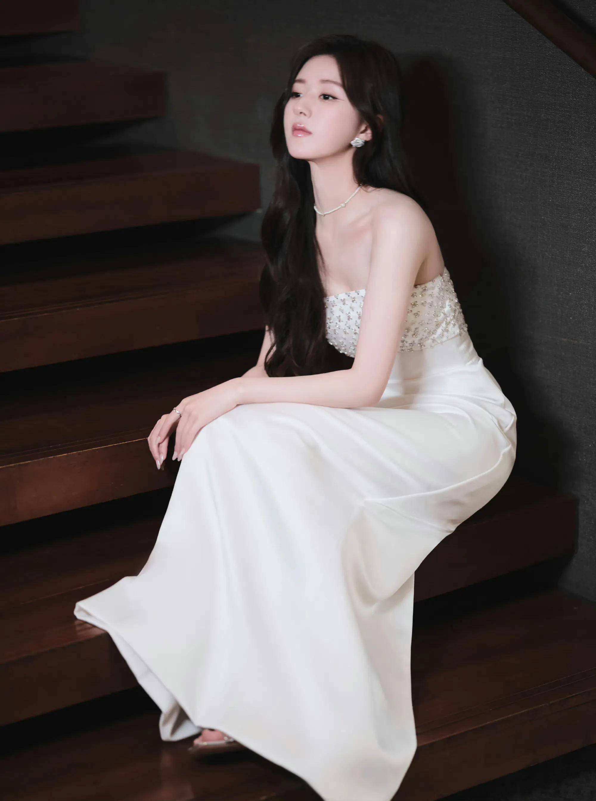 赵露思小花旦写真:清新明丽,甜美可爱