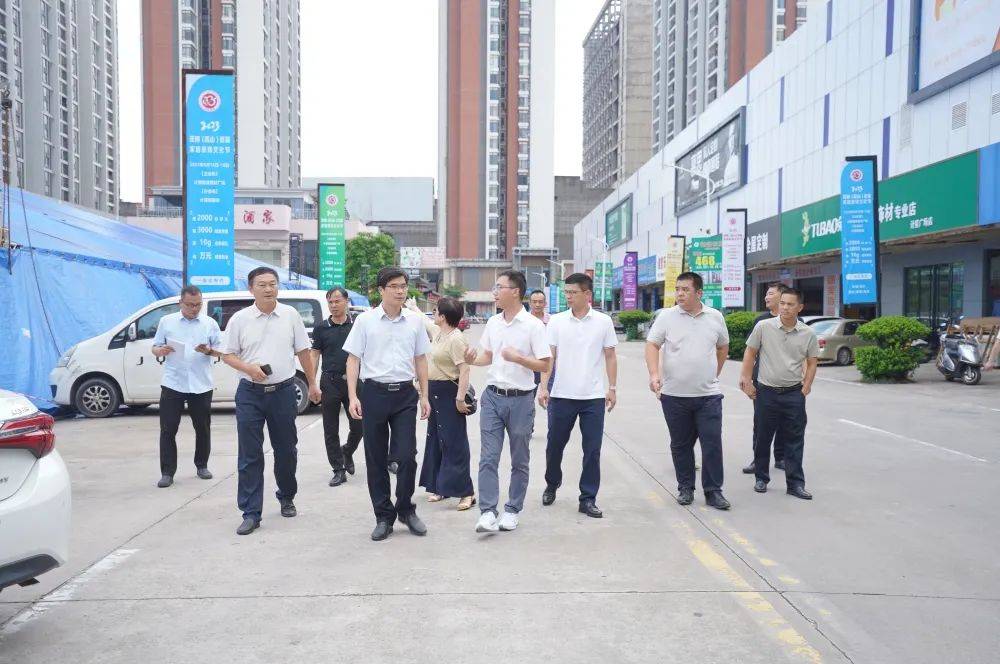 市广播电视台领导与茂南区高山镇党委书记鲁述勇,镇长阮传泽,茂名市