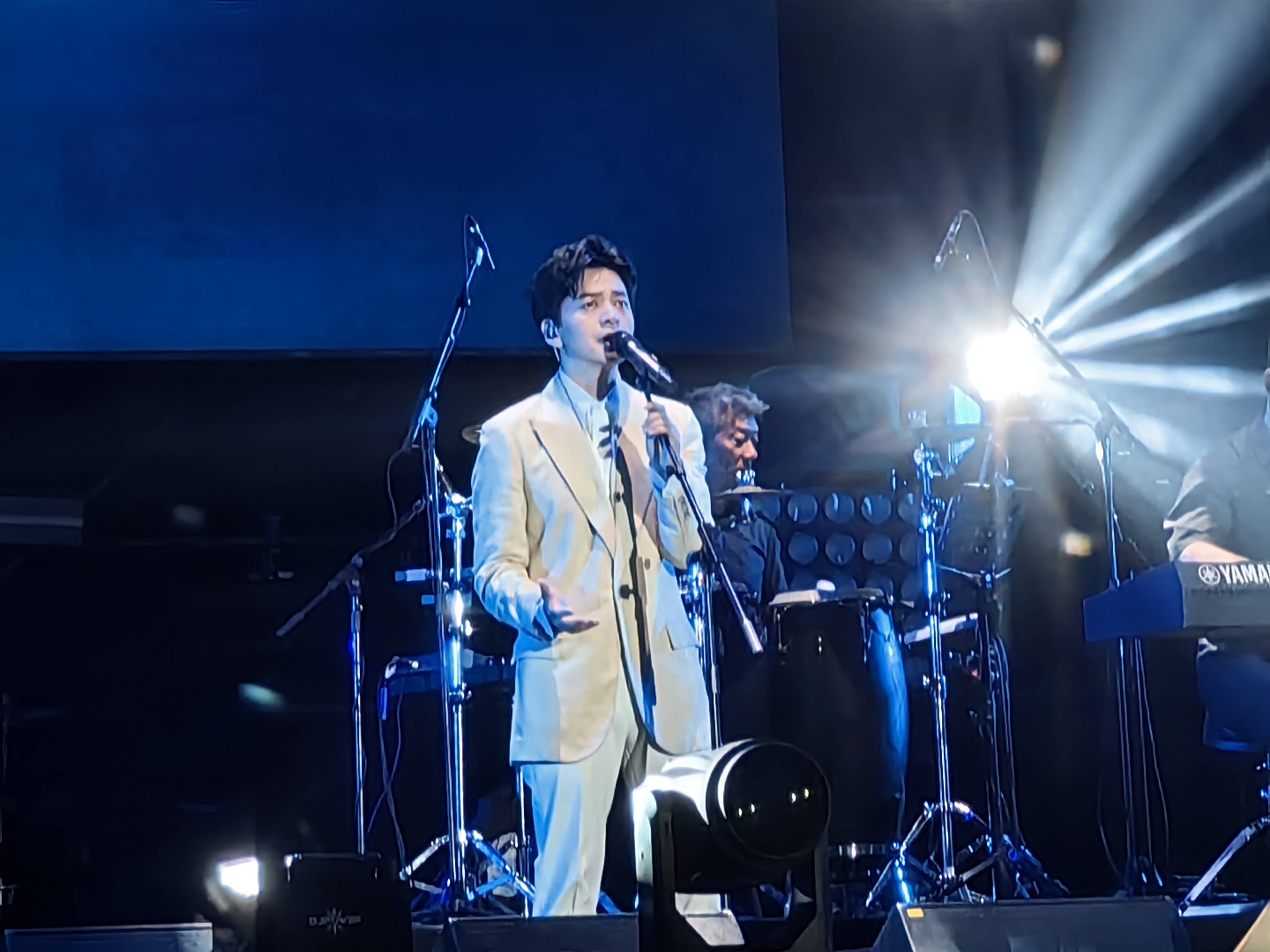 清华哥哥李健,终于现场目测了他的身高_庾澄庆_官方_亚麻