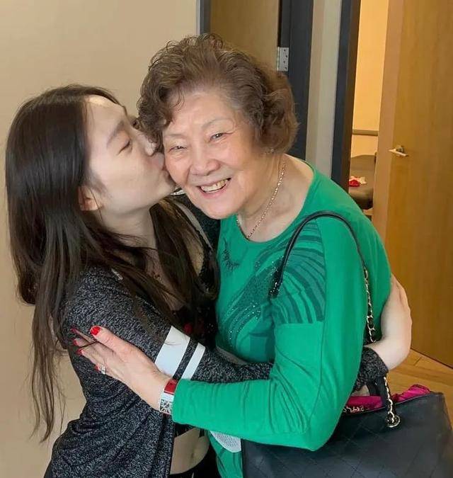 汪诗诗带全家一家老小游内地,和甄子丹在上海会合_jasmine_james_豪宅