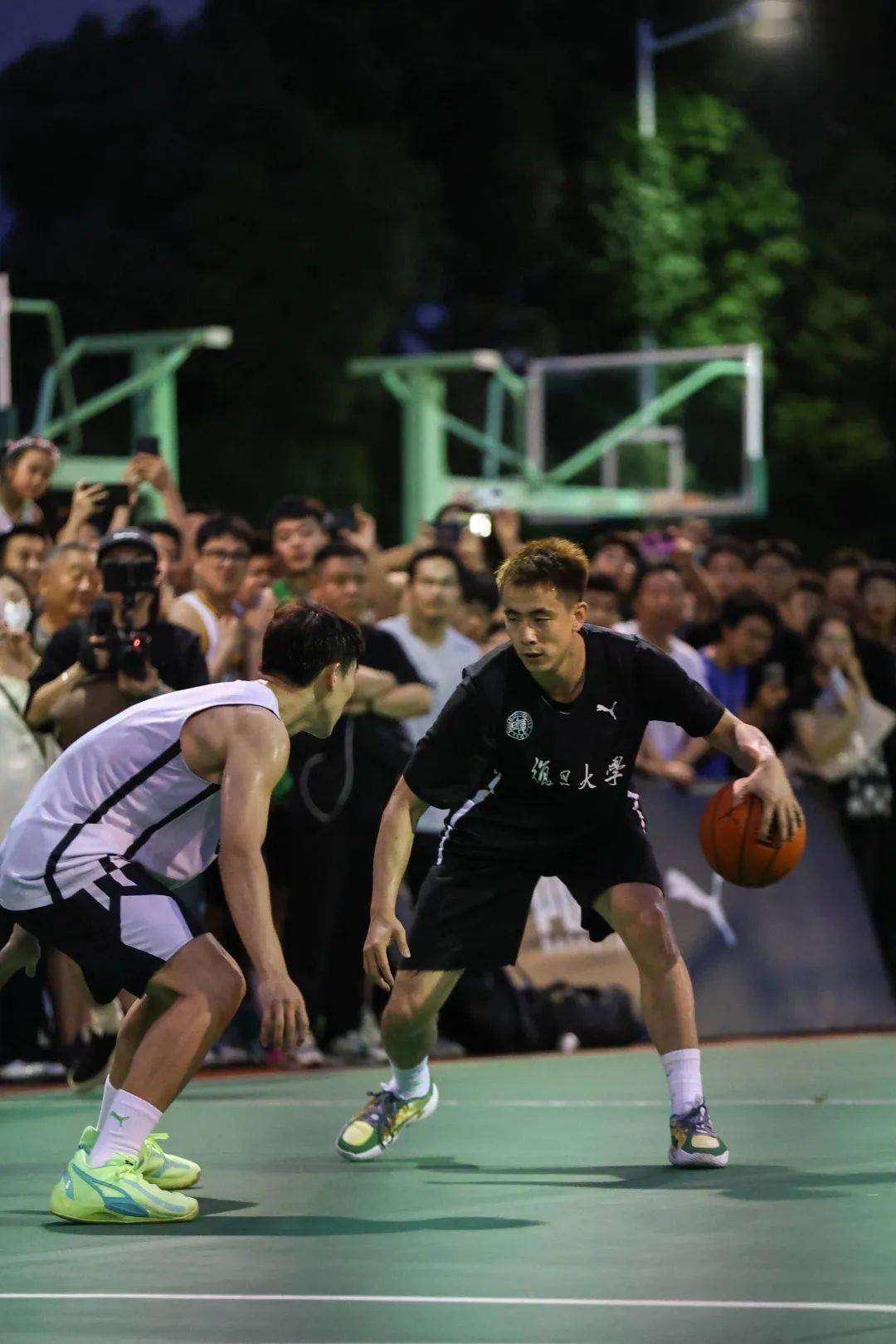 对话赵继伟丨总决赛 fmvp 空降复旦大学球场,和同学们一起「对飙三分