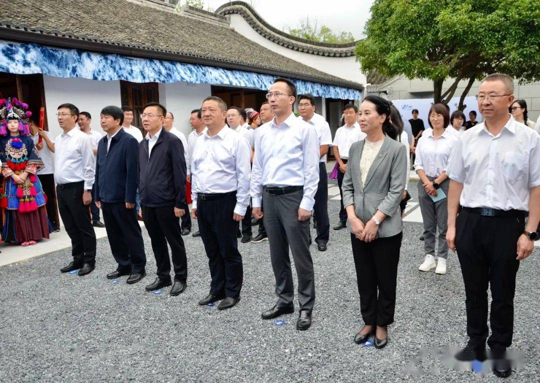 我州领导张剑萍,朱建斌,李苏,杨瑜,州级有关部门和相关县(市)主要负责