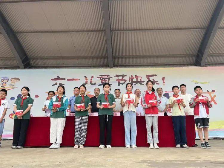 杨梓中心完小,杨梓中学举行"益森教育慈善基金会"奖学金发放活动