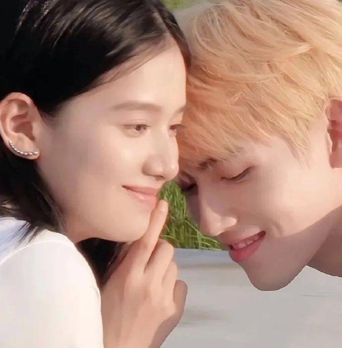 情头丨雨声隐匿着治愈的音效