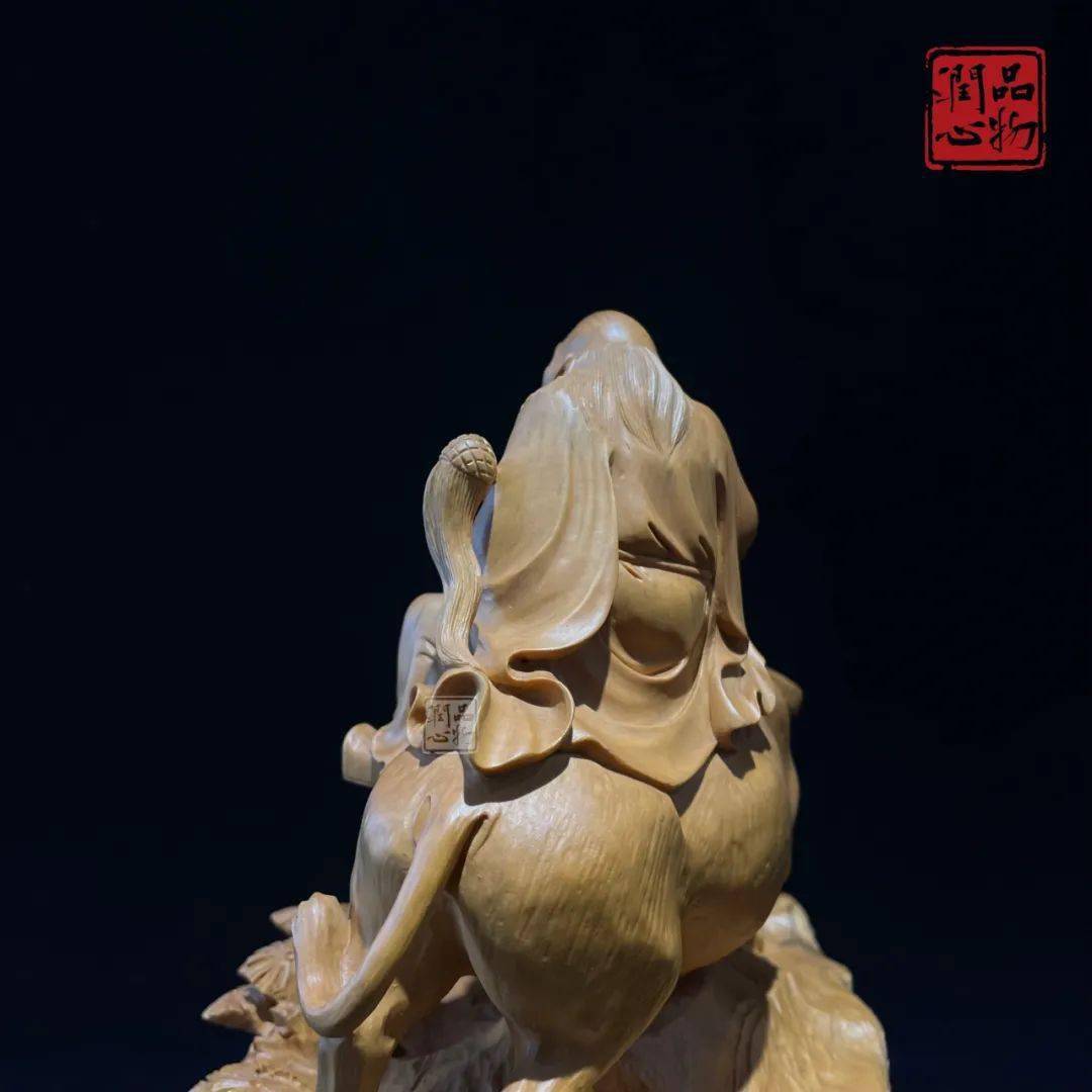 【产品描述】"老子出关"摆件,为小叶黄杨木手工雕刻,与底座一体成型